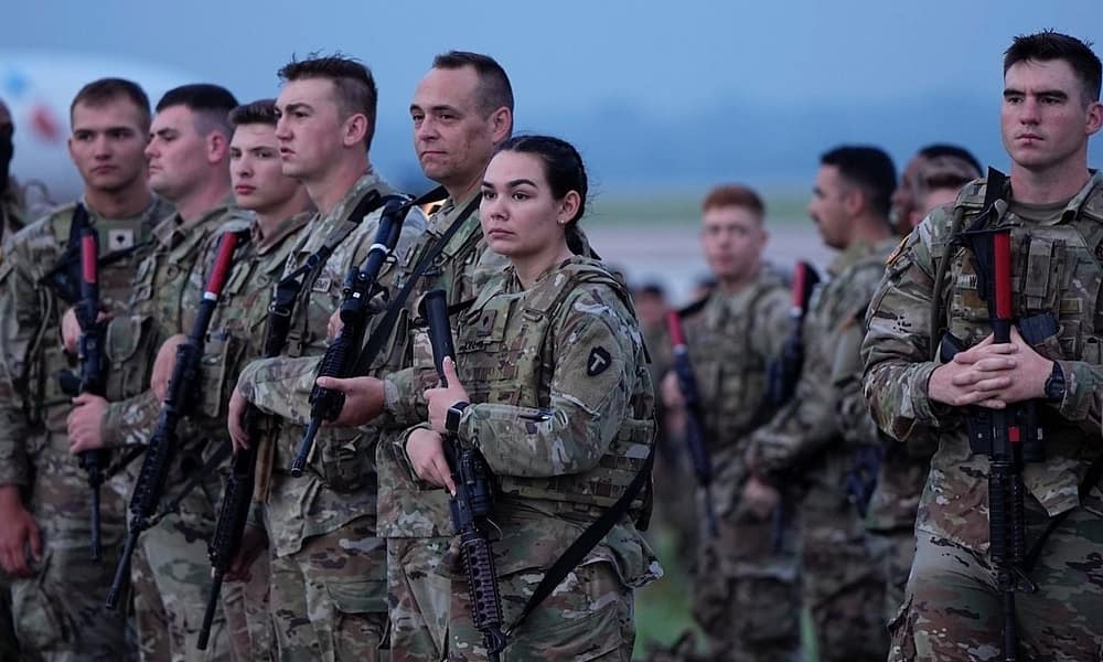 Texas crea una nueva unidad de la Guardia Nacional para interceptar migrantes en la frontera