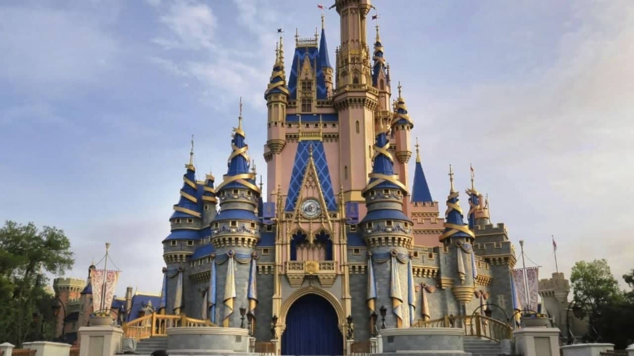 Exempleado de Disney grabó videos de mujeres en secreto está | Diario24