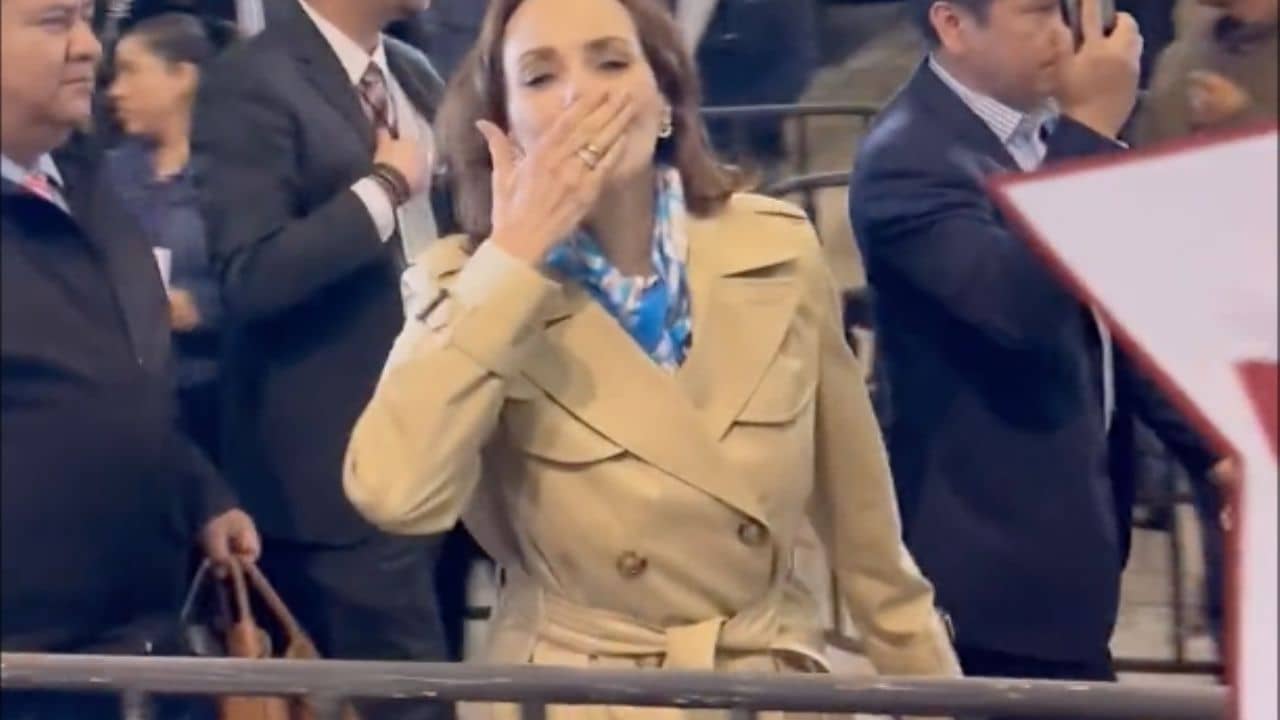 Morenistas le gritan rata y corrupta a Lilly Téllez la | Diario24