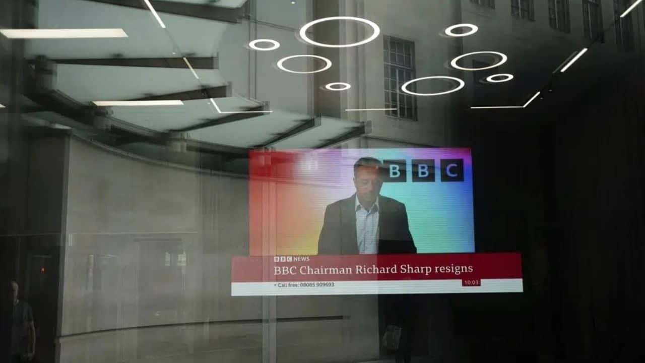 Presidente de la BBC renuncia por polémica de préstamo a | Diario24