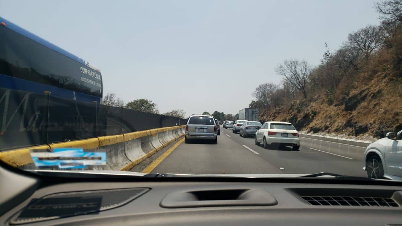 Campesinos marchan y cierran la carretera México-Cuernavaca | Diario24