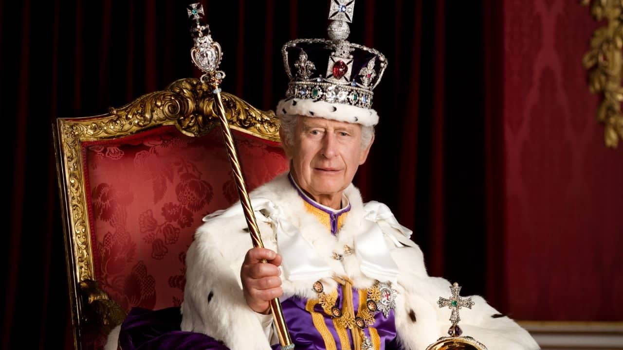 Este es el primer retrato oficial del rey Carlos III | Diario24
