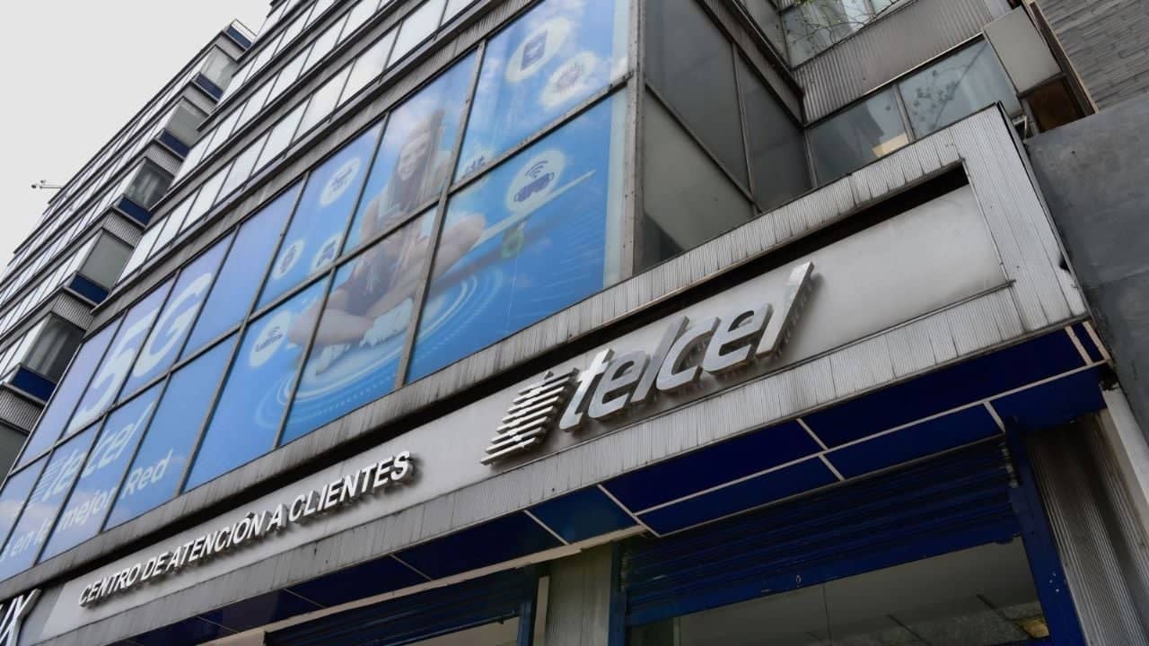 Reportan caída en los servicios de Telcel y Telmex | Diario24